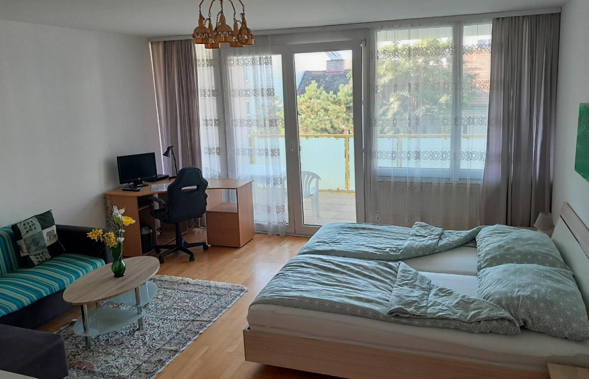 Appartement Serviced With Sunny Balcony Wenen