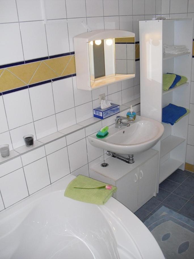 Serviced With Sunny Balcony * Wenen